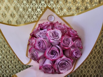 One Dozen roses bouquet SPECIALS!