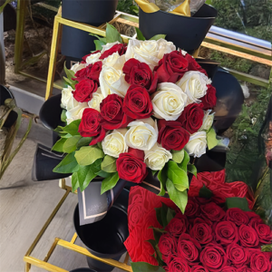 25 Rose bouquets SPECIALS!