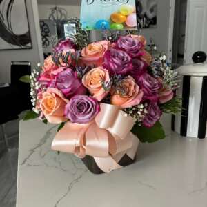 Assorted LARGE roses in a clear vase HAPPY BIRTHDAY collection!!