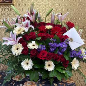 Love at first SIGHT VALENTINE 2026 PLATINUM ARRANGEMENT